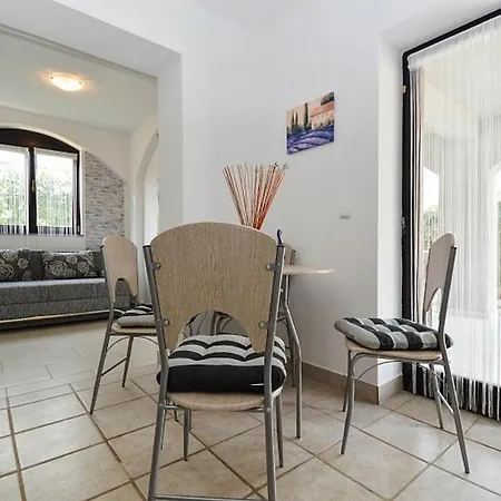Апартаменты With A Parking Space Pavicini, Marcana - 21315