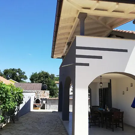 With A Parking Space Pavicini, Marcana - 21315 דירה