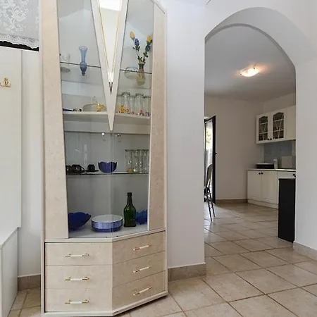 With A Parking Space Pavicini, Marcana - 21315 דירה Pavicini